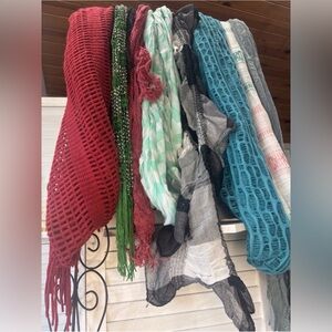 Lot 8 Y2K women’s scarves